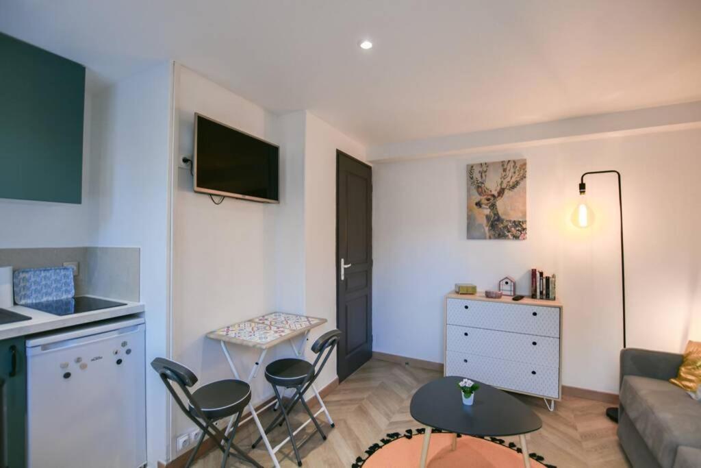 Instant Fleury, Studio Cosy Avec Jardin Secret Barbizon Exterior foto